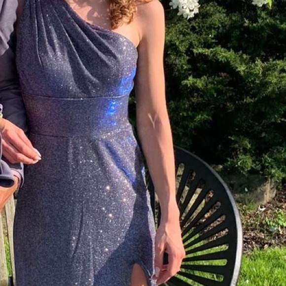 Prom dress - Picture 2 of 3